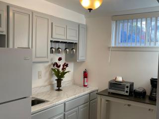 A Charming Exotic House, Unite B - Silver Spring - 7