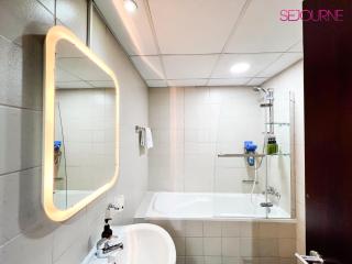 #96AT Luxurious Studio Apartment with Stunning Views - Dubai - 1