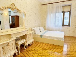 Amazing Sea & F1 View Apartment - Bakoe - 2