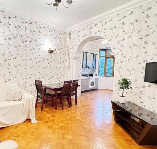 Amazing Sea & F1 View Apartment - Bakoe - 1