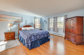 6 Mi to Beach Home with Deck in Brewster! - Brewster - 1