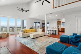 Sunrise in Paradise-BeachFront-Fenced Yard-Pets-Sleeps 11 - 8