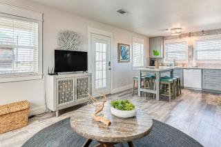 Modern Coastal Farmhouse Walk to Surfside Beach! - 5