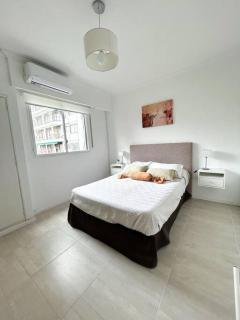 Apartamento con 2 dormitorios en el corazón de Recoleta - Buenos Aires - 0