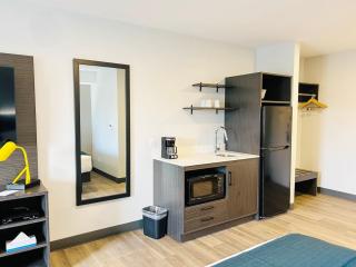 Studio 6 Hornepayne, ON - - 8