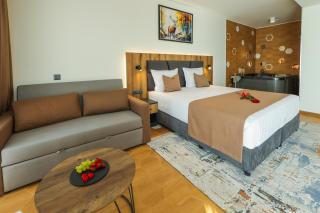 Lavalliere Hotel & Villas - 0