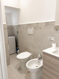 Appartamento ammobiliato zona centrale - Bari - 5