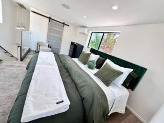 New Private Villa By Beverly Hills and The Grove Spacious 2 Story Unit in the Best Part of LA - Los Angeles - 3