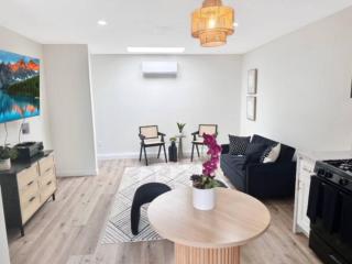 New Private Villa By Beverly Hills and The Grove Spacious 2 Story Unit in the Best Part of LA - 2