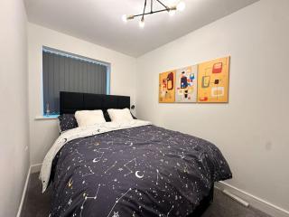 Charming Full House in Middleton Manchester - - 2