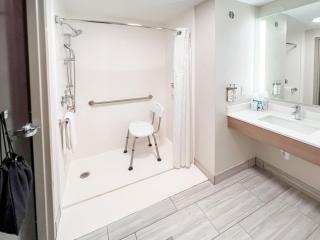 Holiday Inn Express Hotel & Suites Kodak East-Sevierville by IHG - 3