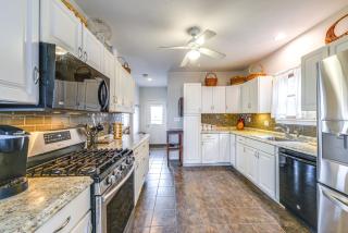 Marshfield Home with 4 Decks and Private Beach Access! - Marshfield - 5