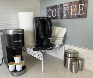 FREE parking, 2 Bedroom Condo Waikiki Sleeps 6 - Honolulu - 2