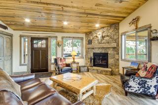 Less Than 1 Mi to Chico Hot Springs Mtn-View Hideaway! - 8