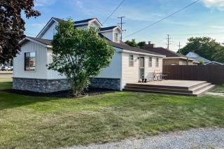 Bay Street Bungalow - East Tawas - 1