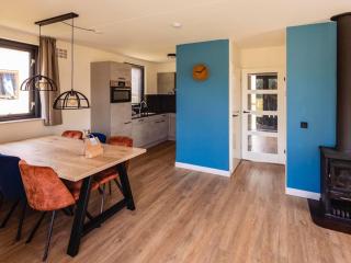 Holiday Home Nijmegen with Lake View - Ewijk - 4