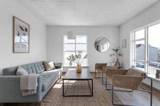 Lovely & Spacious Apartments - Reykjavik - 9