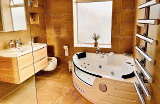 Alver House - 5