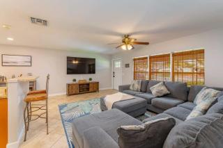 Ventur Tropical w Hot Tub Close to Beach - Deerfield Beach - 6