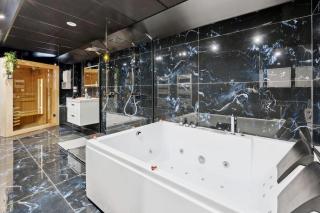 Love Room - Suite avec jacuzzi et sauna privatif - Corbeil-Essonnes - 0