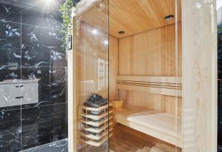 Love Room - Suite avec jacuzzi et sauna privatif - Corbeil-Essonnes - 2