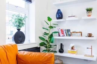 Stylish 3-Bed East London Home Contractors Parking Sleeps 5 Near ExCeL London - Londra - 8