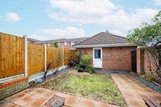 Stylish 3-Bed East London Home Contractors Parking Sleeps 5 Near ExCeL London - Londra - 4