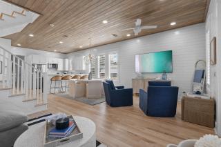 Luxe 5BDR 2 Blocks to Beach Hot Tub Balcony 30A The Reel McCoy by AvantStay - Santa Rosa Beach - 0