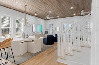 Luxe 5BDR 2 Blocks to Beach Hot Tub Balcony 30A The Reel McCoy by AvantStay - Santa Rosa Beach - 4