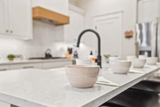 Beautiful Brick Bungalow Private 4 Bedroom Home - Meridian - 5