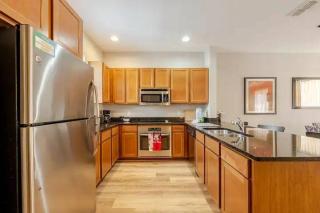 Corvette Getaway - 2 beds - jacuzzi - Forest view - 1