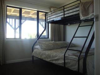 Skyline Apartments - Lower Apartment - Raglan - 5