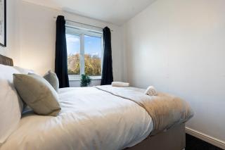 Applin House-5 Bed Contractor Stay Parking WIFI - Mangotsfield - 2