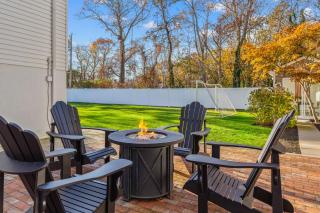 Spacious Modern Home with Separate In Law Suite, Walk to the Beach and Restaurants - Yarmouth - 7