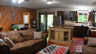 A Beary Cozy Cabin in Hocking Hills - 5