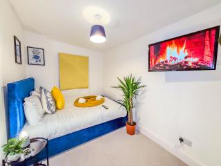 Deluxe 4 Bedroom Home near City Centre by AltoLuxoExperience Short Lets & Serviced Accommodation With Free Parking & WiFi - Bristol - 7