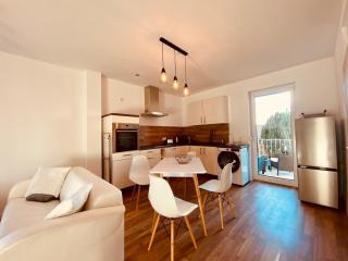 HOCHWERTIGE Ferienwohnung mit 7qm Balkon, Netflix, Kaffeeautomat, RainShower Bad - 6