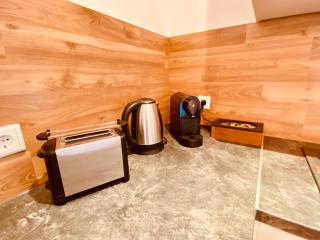 HOCHWERTIGE Ferienwohnung mit 7qm Balkon, Netflix, Kaffeeautomat, RainShower Bad - Zwickau - 3