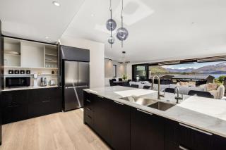 Absolute Luxury on Warren - Wanaka - 0