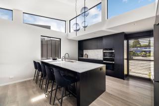 Absolute Luxury on Warren - Wanaka - 8