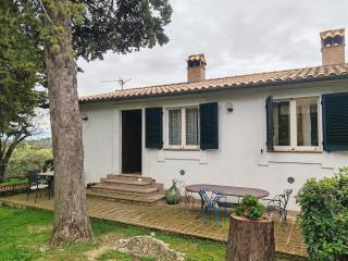 Apartment in a farmhouse with swimming pool - 9