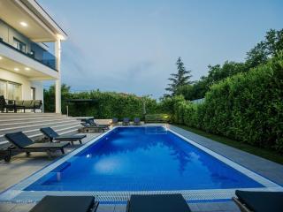 Villa in Imotski near Blue & Red Lakes - 1