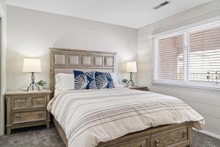 Top-Floor Condo with Pools Hot Tubs and Water Slides - St. George - 5