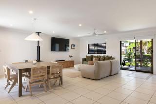 Dolphins Beach House - Byron Bay - 3