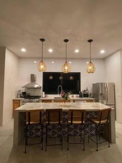 Casa Bella - Oceanview, Pool, Short Walk to Beach - - 5