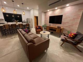 Casa Bella - Oceanview, Pool, Short Walk to Beach - - 8