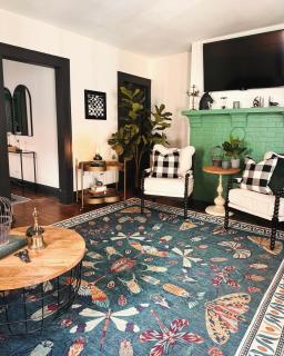 Newly Renovated! Lux 2-King Suite with Winter Deals! - Charlotte - 0