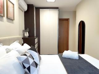 Apto 2Q com Ar em Todos os Cômodos | Praia a 150m - 1