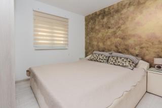 Apartments by the sea Vir - 18591 - 2