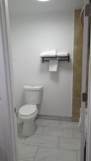 Evergreen Inn & Suites Portland - Portland - 6